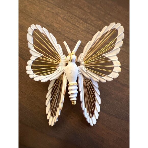 Monet Butterfly Brooch White Gold Vintage Unique Light Discreetly Elegant - Picture 6 of 13